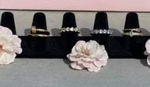 Load image into Gallery viewer, Lavish sweetheart ring
