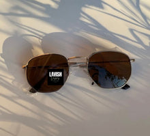 Load image into Gallery viewer, Lavish Sunglasses style: The classic Collection

